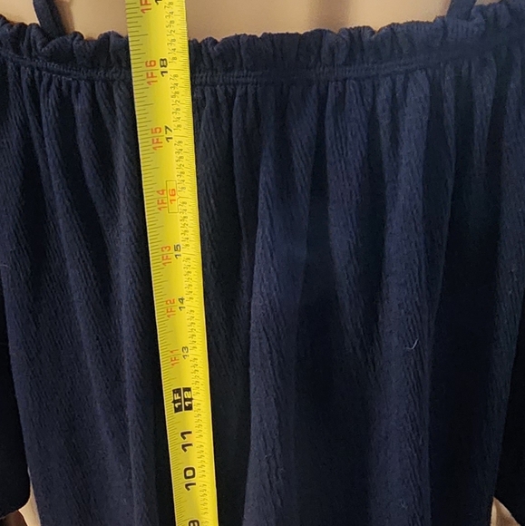 LIVE TO BE SPOILED TOP LARGE SEE PICS FOR MEASUREMENTS - Picture 4 of 11